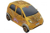 В Індії презентували золоте авто з дорогоцінним камінням