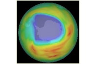 Вчені виявили нову озонову діру над Арктикою