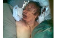 Каддафі офіційно визнали загиблим, перед смертю над ним знущалися