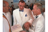 Британським геям дозволять реєструвати шлюби у церквах
