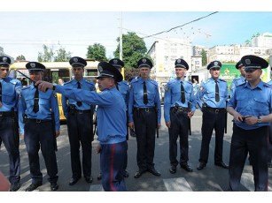Навесні українських міліціонерів розділять на поліцейських і жандармів