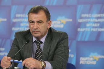 Депутат «регіонал» у Луцьку обізвав колегу «малолєткою»