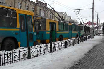 У Луцьку зупинились ледь не всі тролейбуси