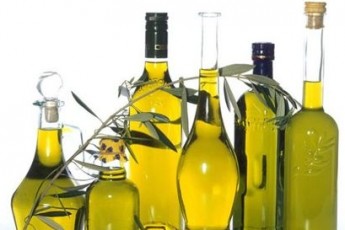 Волинські митники затримали партію контрабандної оливкової олії