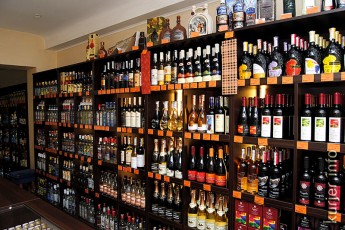 Луцького бізнесмена оштрафували за продаж алкоголю без «акцизки»