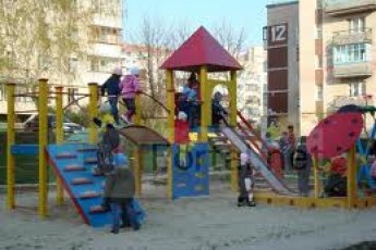 У Луцьку облаштували ігровий майданчик для сиротинця