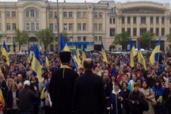 Харків'яни вийшли на мітинг-молебень за Україну ВІДЕО