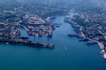 Україна відсьогодні забороняє туристичним лайнерам заходити в порти Криму