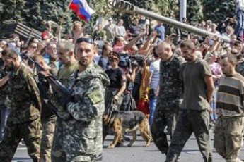 Волинські матері упізнали своїх синів на «параді ганьби» у Донецьку ВІДЕО