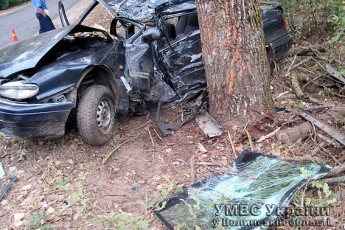 Смертельна ДТП на Волині: «Хюндай» врізався в дерево ФОТО