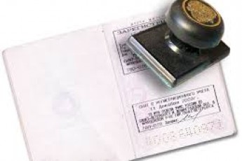 Паспортний колапс: як дати українцям прописку