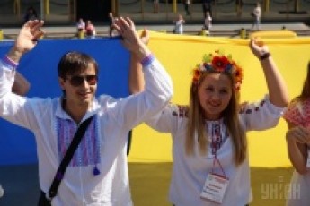 Білоруська міліція конфіскувала всі українські прапори на концерті ВІДЕО