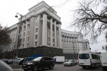 Українських екс-чиновників позбавили всіх пільг