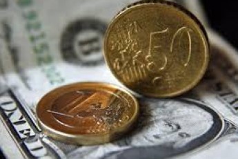 Нацбанк знизив офіційний курс валют