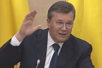 Янукович і Ко за рік відмили в Україні майже $1,5 мільярди доларів