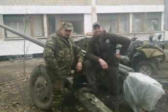 Лучани на Донбасі ремонтують пошкоджену бойову техніку ВІДЕО