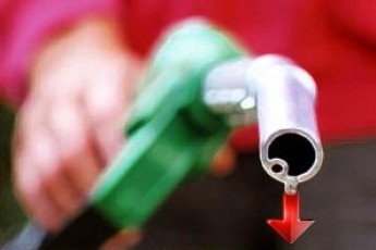 На українських АЗС бензин здешевшав ще на 1 гривню