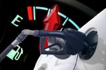 Ціни на бензин на українських АЗС різко злетіли вгору