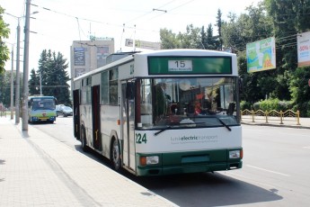 Древній електротранспорт паралізував у Луцьку рух всіх тролейбусів