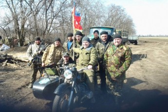 Волинські бійці показали окопи на передовій та «гостинці» від росіян ВІДЕО