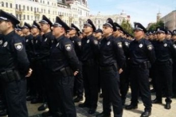 Поліцейським у Києві видали зброю без відома психіатрів