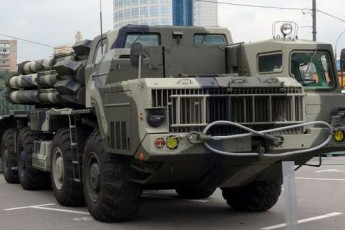 Вулицями Києва проїхала колона артилерійських систем «Смерч» ВІДЕО