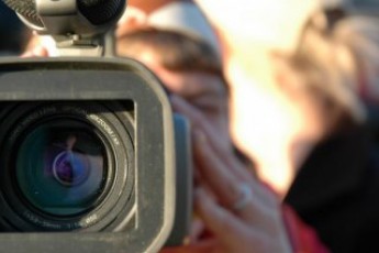 В Луцьку під час зйомок міліціянт відібрав камеру в журналіста ВІДЕО