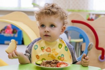 Дітлахів у луцьких садочках все таки годували сумнівним м’ясом, - прокуратура