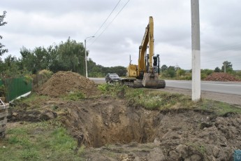 У Нововолинську взялися ремонтувати проблемну вулицю