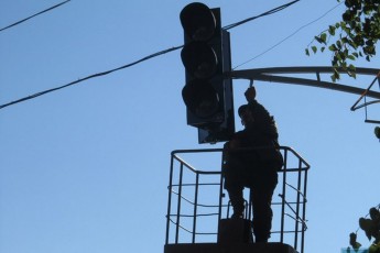 У Володимирі-Волинському стоять світлофори за 400 тисяч гривень. ФОТО