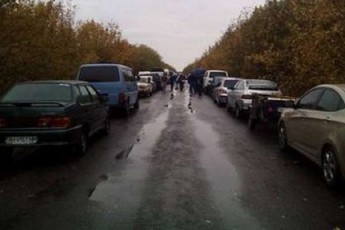 Терористи обстріляли колону цивільного транспорту на блокпосту «Зайцеве»