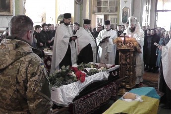 Лучани віддали шану загиблому солдату Валерію Марцинюку