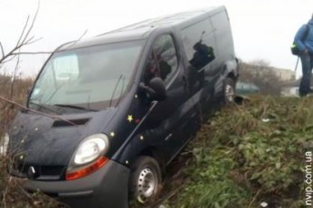 Аварія на Волині: мікроавтобус зачепив легковик та протаранив «Рено Трафік». ВІДЕО