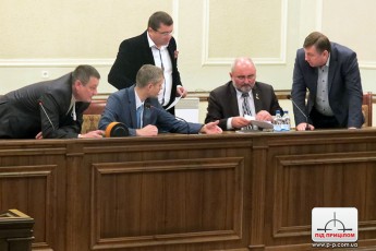 Нова каденція: як депутати Волиньради тестували картки та вели бесіди в кулуарах