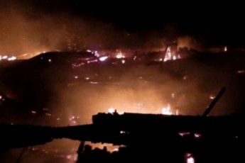 У Донецьку знову гриміли потужні вибухи, місто у вогні. ФОТО