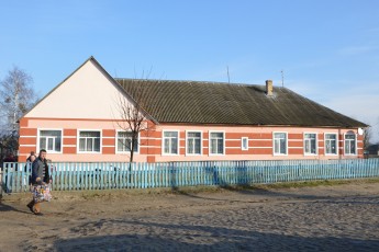 Благодійний фонд допоміг волинському селу відремонтувати стареньку дерев'яну школу