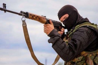 У Мар’їнці снайпер бойовиків підстрелив військового ЗСУ