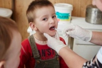 Імунолог переконує лучан робити щеплення від поліомієліту