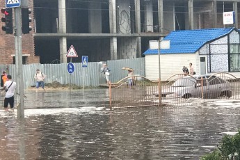 Наслідки потужної зливи у Луцьку