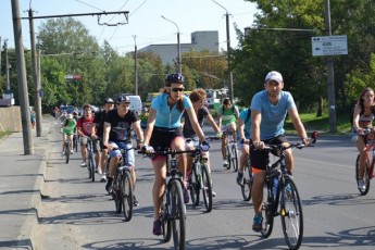 Понад три сотні велосипедистів каталися Луцьком, пропагуючи здоровий спосіб життя