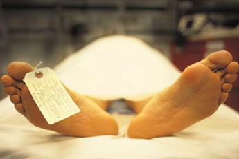 Родичі померлих в українських лікарнях звинувачують лікарів в обкраданні небіжчиків. ВІДЕО