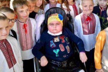 Велика перемога: Настуня Абрамчук пішла до школи