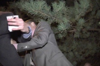 Напали на журналістів, які знімали Порошенка на весіллі Луценка