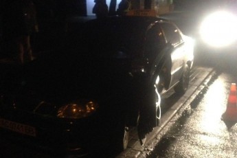 Вночі у Луцьку водій на BMW врізався в таксі та втік