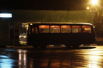 На Волині 17-річну дівчину вночі висадили з автобуса