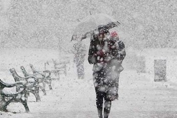 Хуртовини в Києві та Карпатах. Українців попередили про мокрий сніг найближчими днями