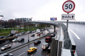 Обмеження швидкості транспорту в містах: Як їздять в Україні і Європі