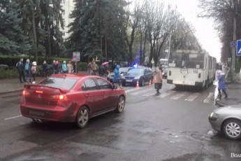 Центральну вулицю Луцька перекрито через аварію