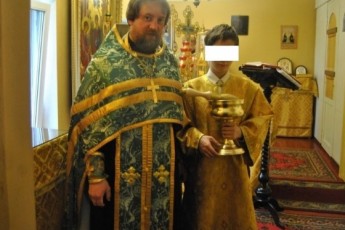Ікони, хрести та повії: православного священика «посадили» за сутенерство