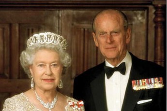 Королева Великої Британії відзначає платинове весілля
